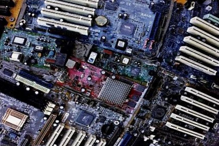 Παρουσίαση βιβλίου Νίκου Σμυρναίου για το ολιγοπώλιο του διαδικτύου